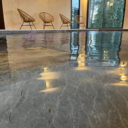 Luxe Et Detente : Avec Privatif Et Acces Piscine, Golf, Et Aire De Jeux. - Fr-1-582-39 * Le Chambon-sur-Lignon